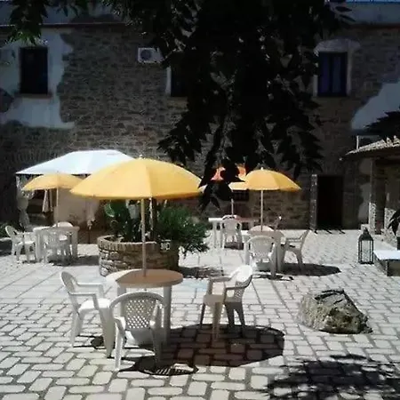 Casale Del Melograno B E B Couette-café Piano di Santa Laura